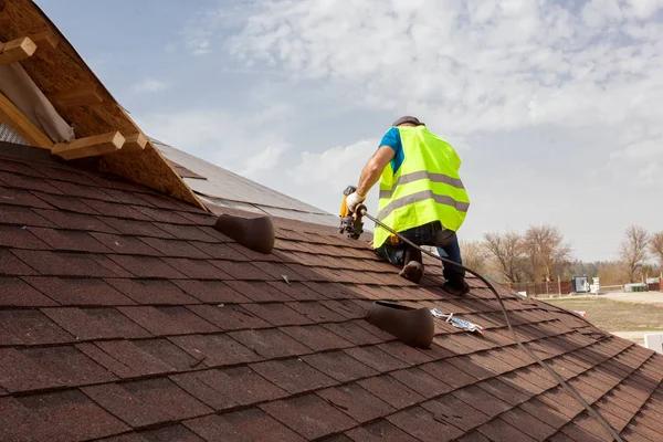 Compare Roofing Contractor Services for the Best Deal