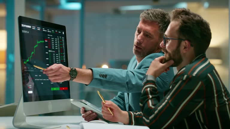 How to Compare Mutual Funds Before Investing