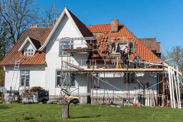 Experienced Roofing Contractors in Vista CA for Homeowners