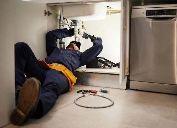 How to Decide Between DIY Plumbing and Calling a Plumber